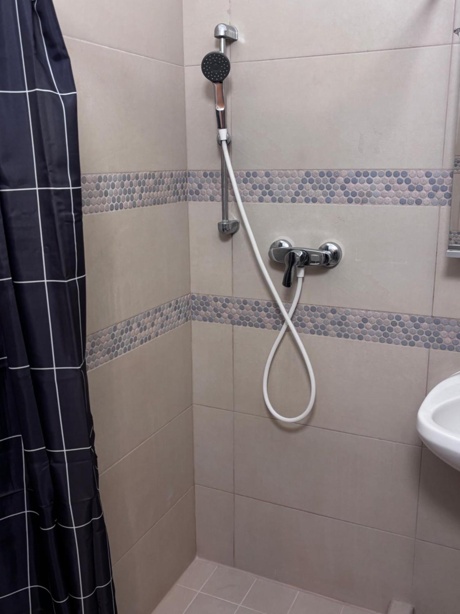 Airportmax Panzio Bed & Breakfast Vecses Bagian luar foto