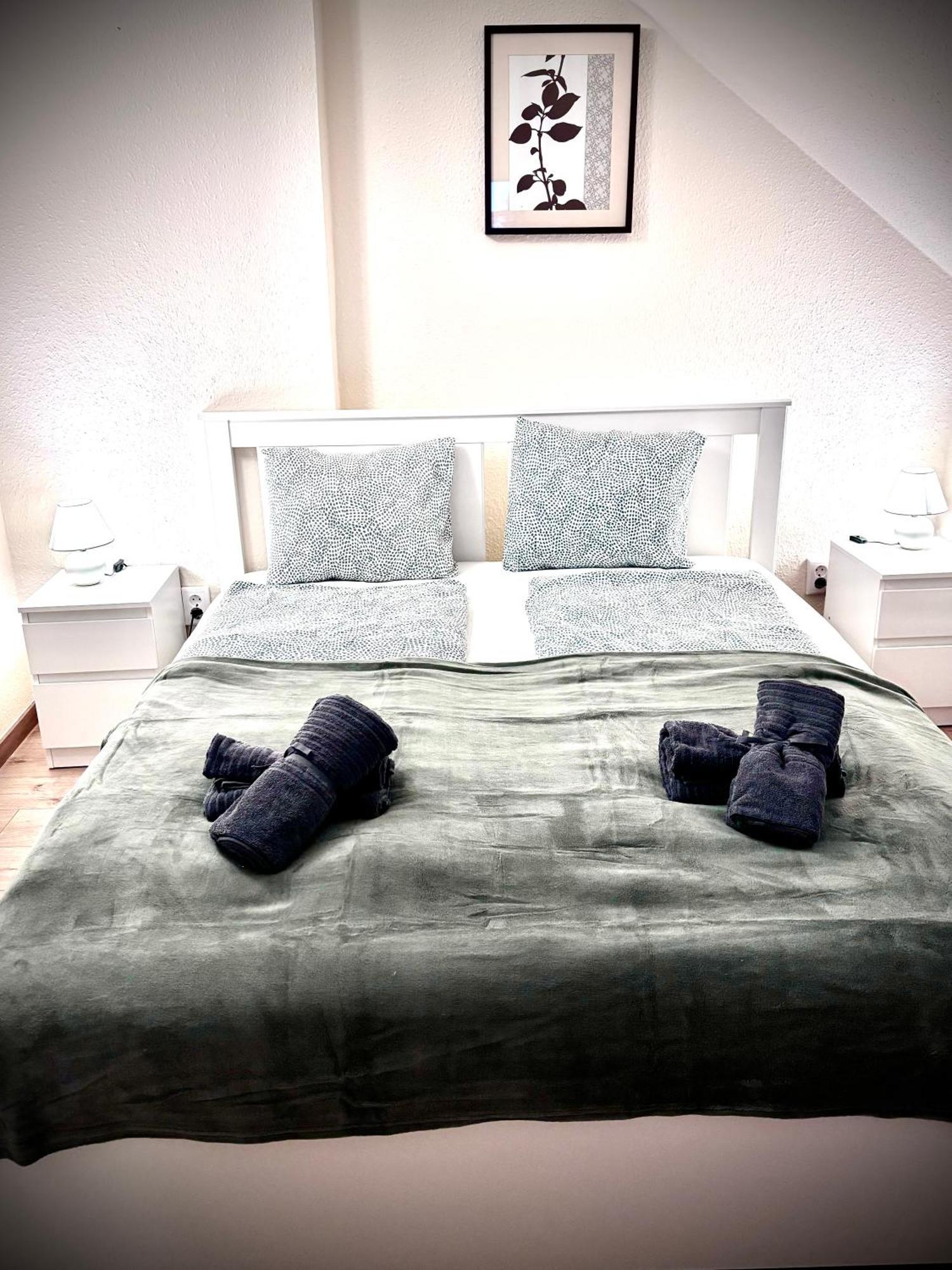 Airportmax Panzio Bed & Breakfast Vecses Bagian luar foto
